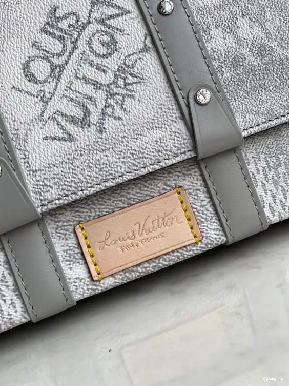 VUITTON SLINGBAG LOUIS TRUNK 0430